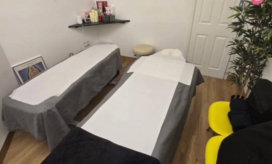 Image 5: 45-, 60- or 90-Minute or Two-Hour Couples Massage at Ws Thai Table Massage (Up to 35% Off)