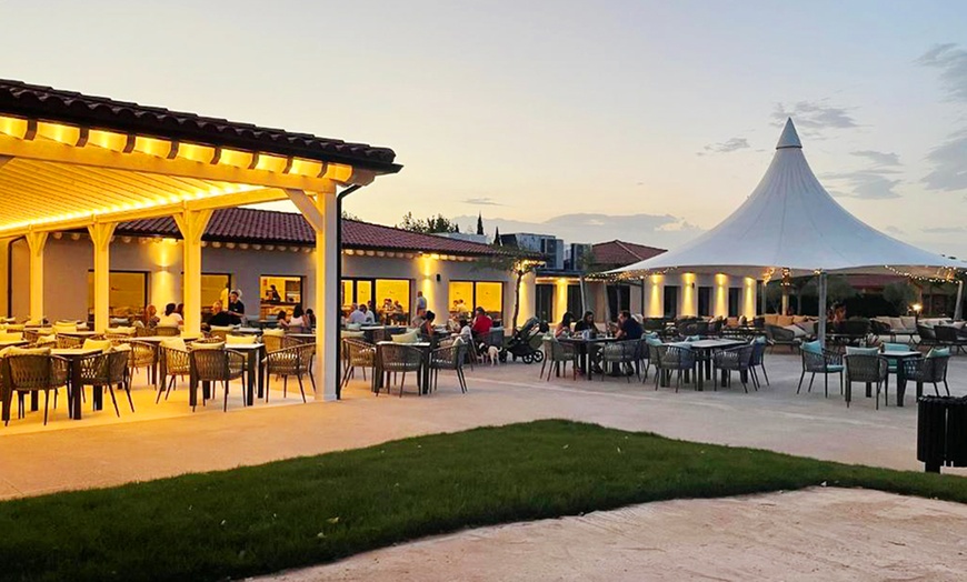 Image 6: La Rioja: 1 noche con desayuno y visita a bodega