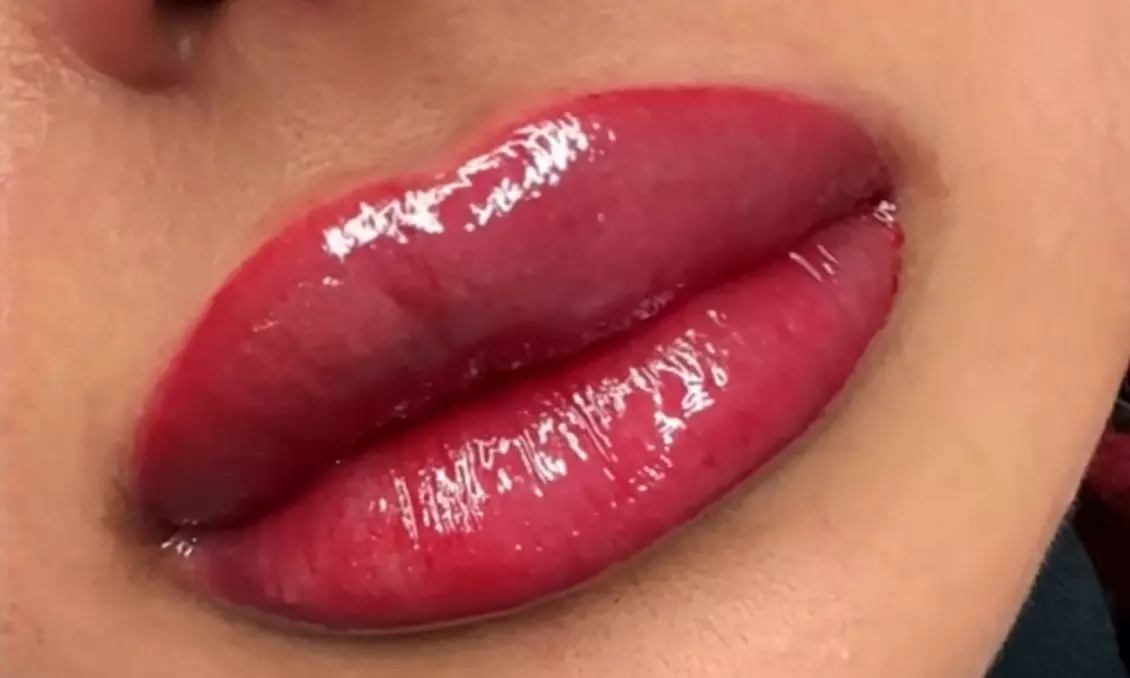 Transform Your Look with Permanent Makeup Services 