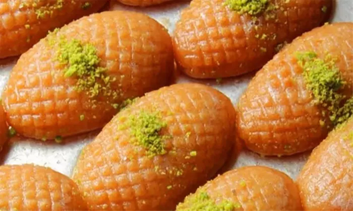 Hauptgericht + Reis & Salat und Dessert nach Wahl für 1, 2 od. 4 Pers.