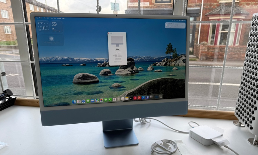 Image 2: Refurbished Apple 24-Inch 4.5K Retina Display iMac 16GB RAM 512GB SSD