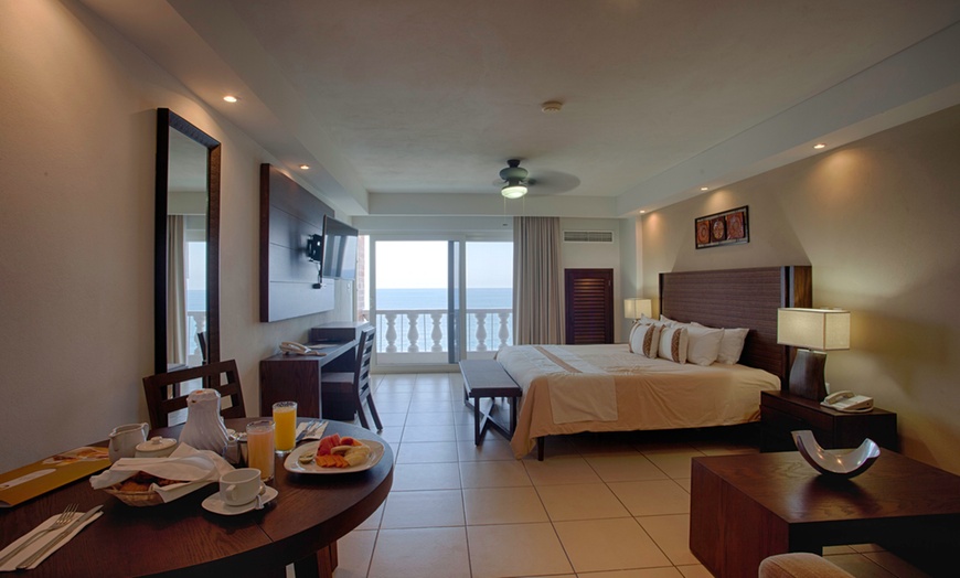 Image 5: 4-Star Retreat with Snorkeling on a Private Beach