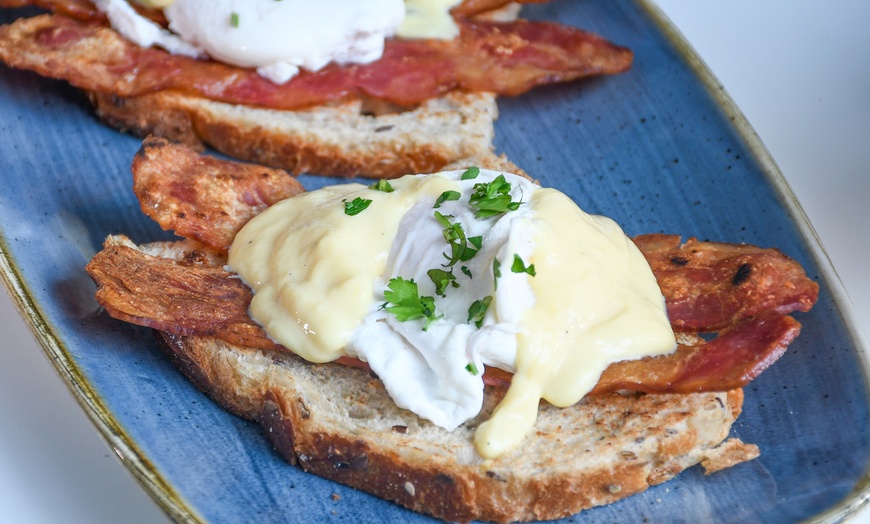 Image 8: Menú brunch para 2 o 4 personas con platos dulces y salados y bebidas