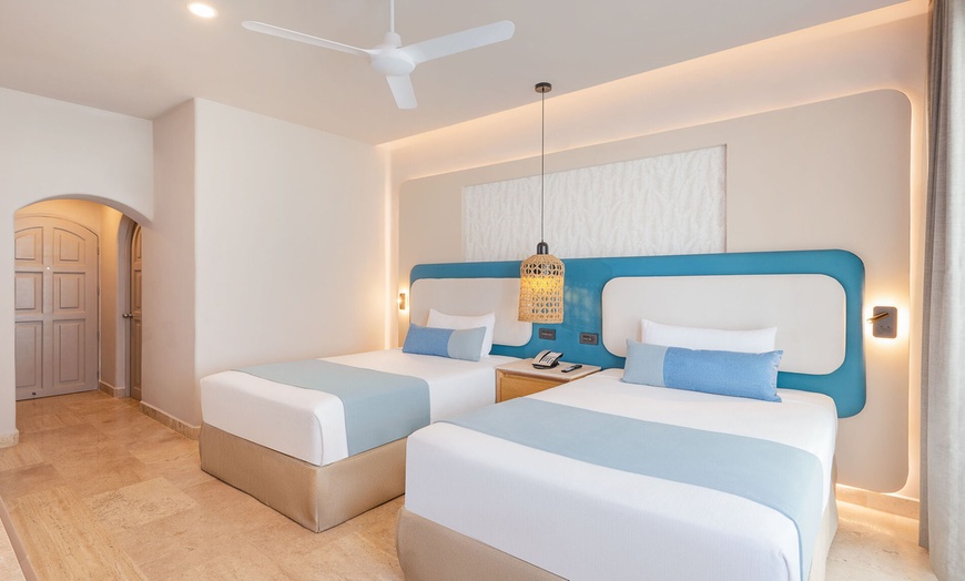Image 6: 5-Star All-Inclusive Beachfront Stay 