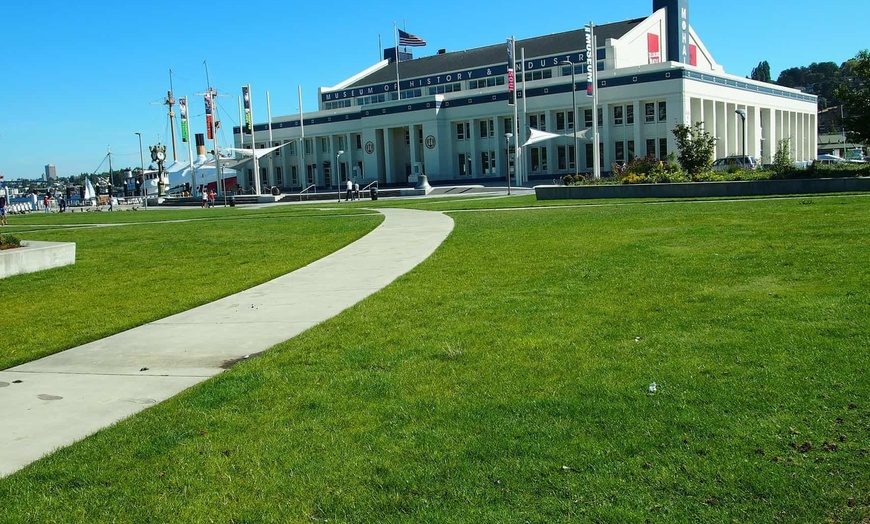 Image 6: Tales & Tranquility – A 3 Hour Live Guided Tour of Seattle's Stories
