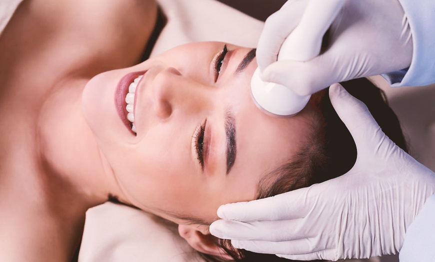 Image 3: 90 Minute Deep Hydrating or 60-Minute Aqua Pure Deep Cleansing Facial 