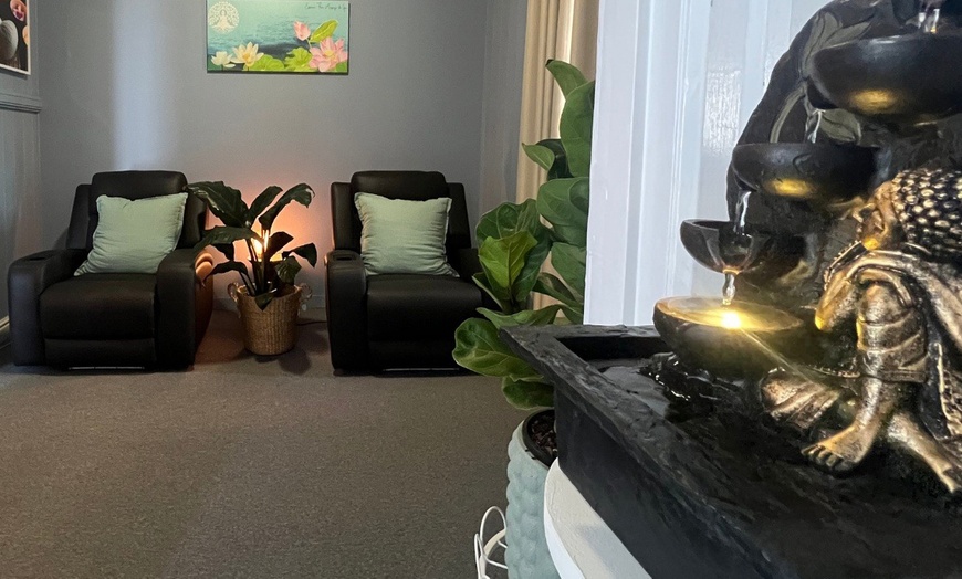 Image 4: Indulge in a 60, 90, or 120-Min Traditional Thai Massage w/ Relaxation