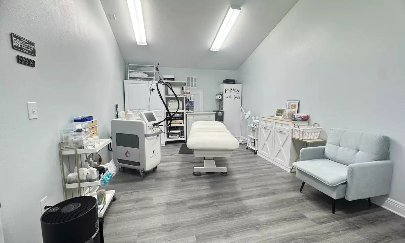 Revitalize Your Look: 1 or 3 30-Minute HydraFacial Glace by Candela