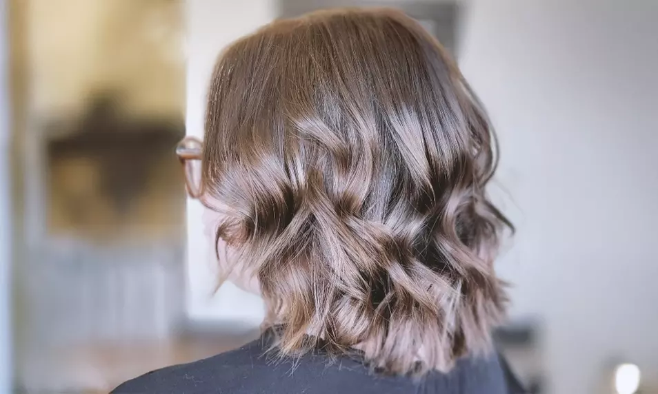 Women's Haircut w/ Optional K18 Treatment/Wash & Style/All Over Color