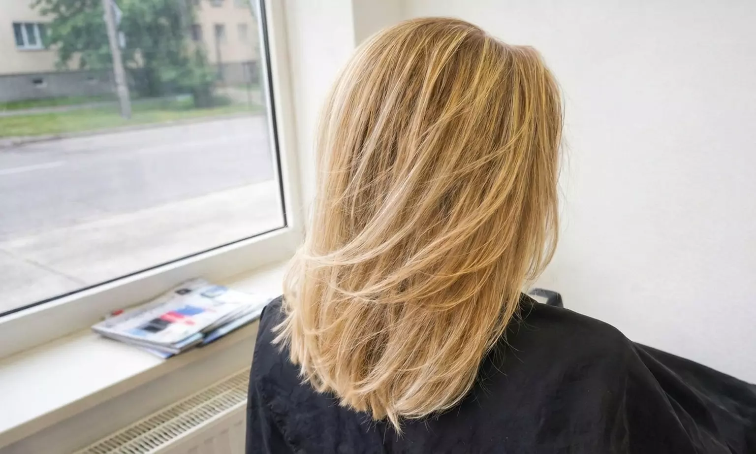 Waschen, Schneiden, Föhnen, opt. Ansatzfarbe, Strähnen oder Balayage