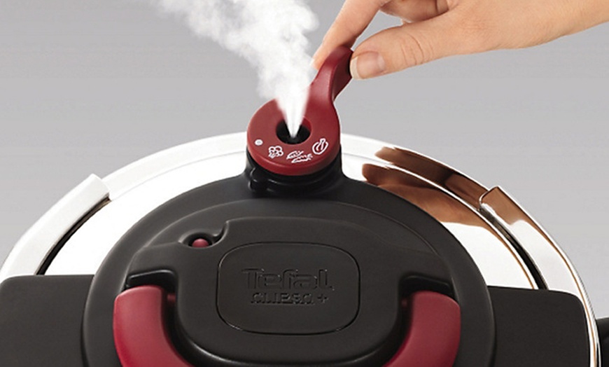 Image 4: Tefal Six-Litre Pressure Cooker