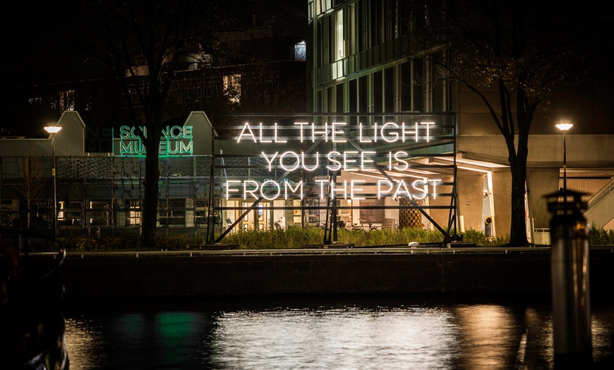 Image 4: Fonkelend Amsterdam, weerspiegeld in het water: ALF 2025/2026