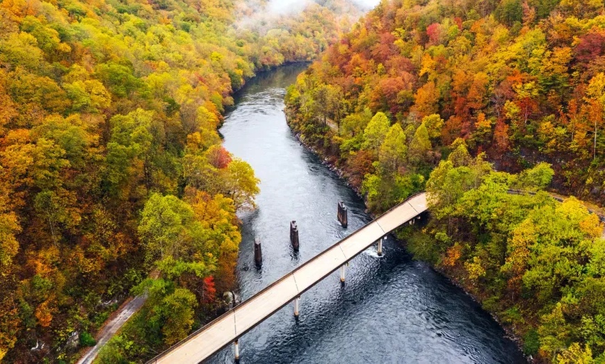 Image 13: Exclusive Deal: Cozy Stay at Tapoco Lodge Resort