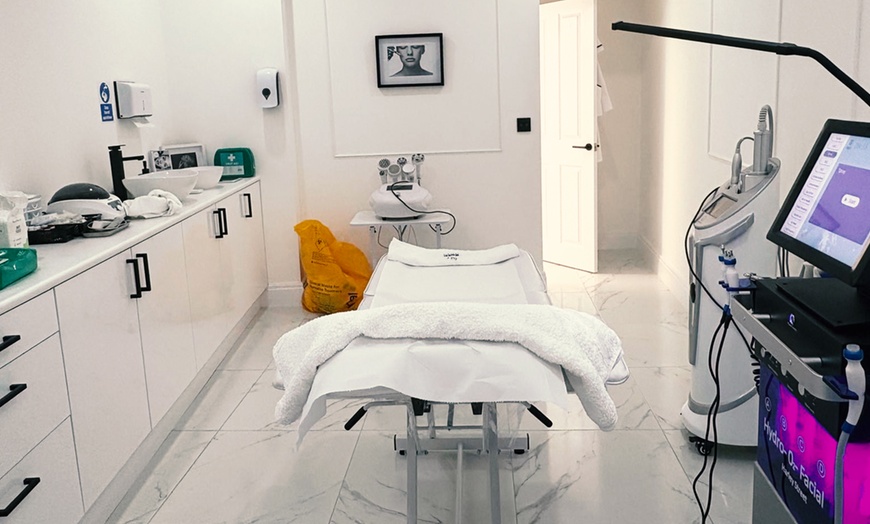 Image 3: One, Two, or Three Polynucleotide Eye Rejuvenation Sessions + Cannula