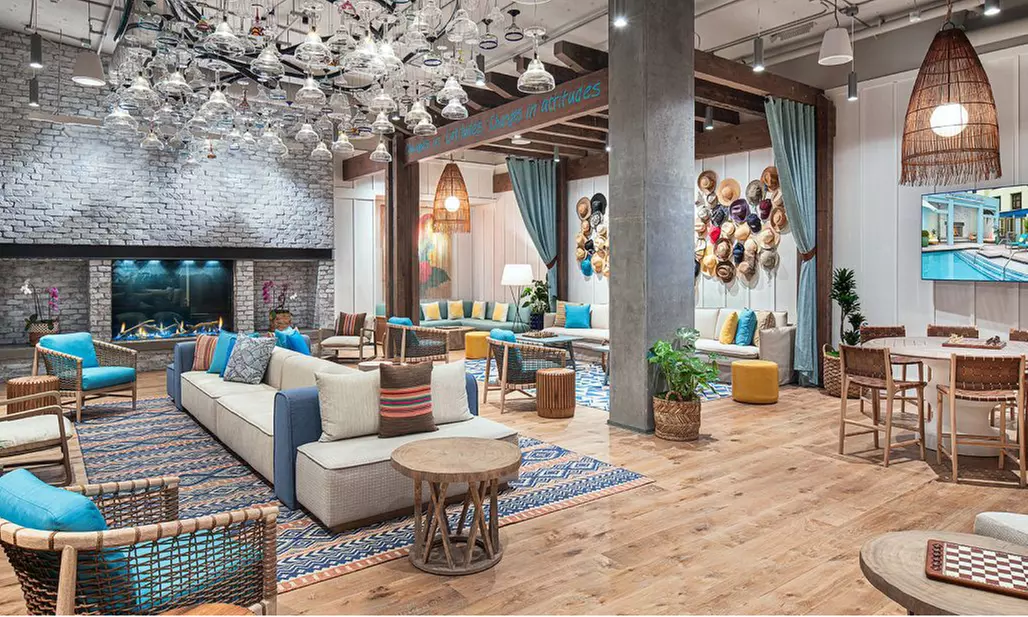 4-Star Stay With Rooftop Pool in San Diego's Lively Gaslamp Quarter
