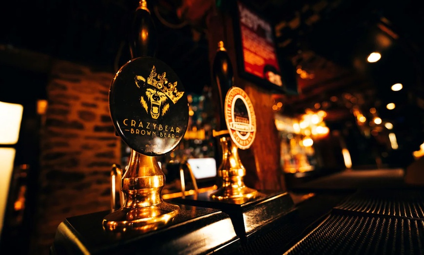 Image 22: Oxfordshire: An Overnight 5* Stay w/ Dinner and Champagne 