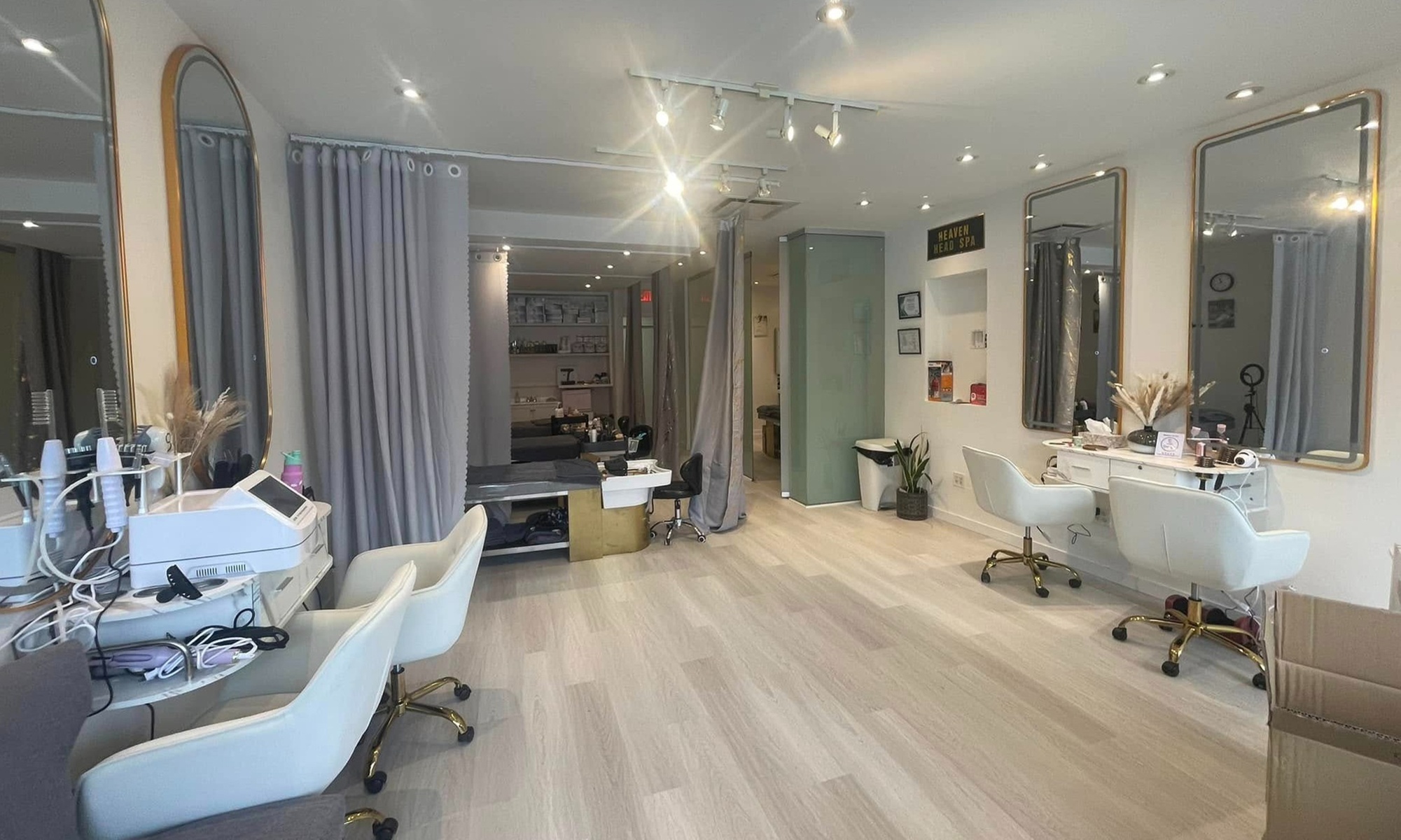 70 or 110-Min Luxury Head Spa w/Massage on Neck & Scalp + Mini-Facial 