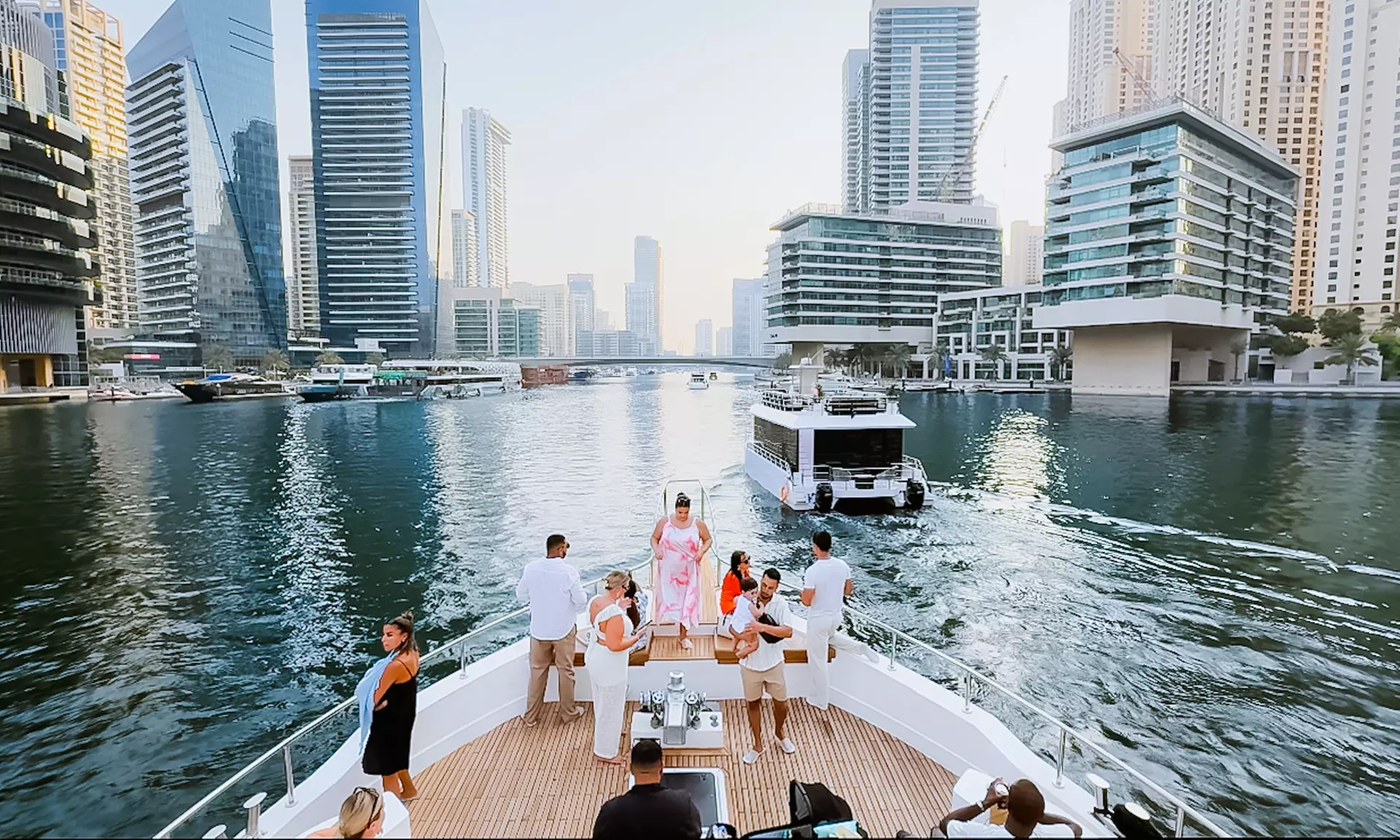 1.5 Hours Shared Marina Canal Yacht Tour for One Child or Adult