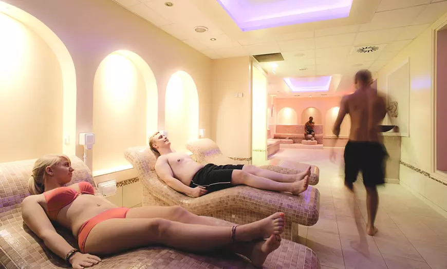 Image 2: Relaxing Spa Day with a 55 Min Treatment & Refreshments for up to 2!