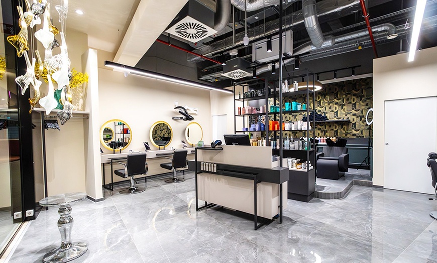 Image 5: Herren-Haarschnitt inkl. Waschen, Föhnen & Styling für 1 Person