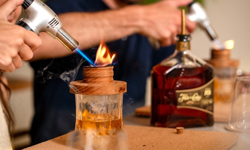 Image 6: Masterclass o tour con cata de ron y taller de elaboración de cóctel