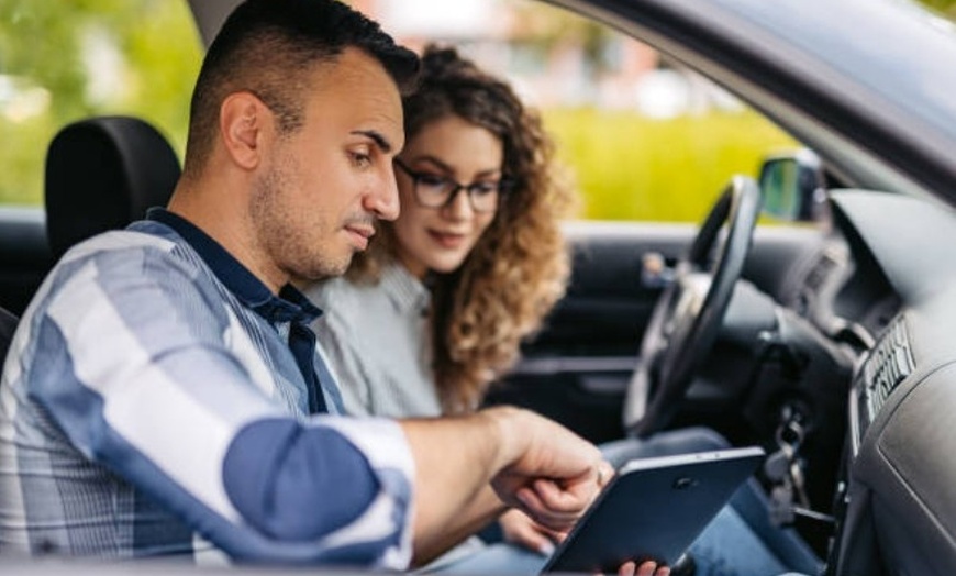 Image 4: ¡Sácate el carnet de coche! Matrícula, teoría, tests y 2 o 4 prácticas