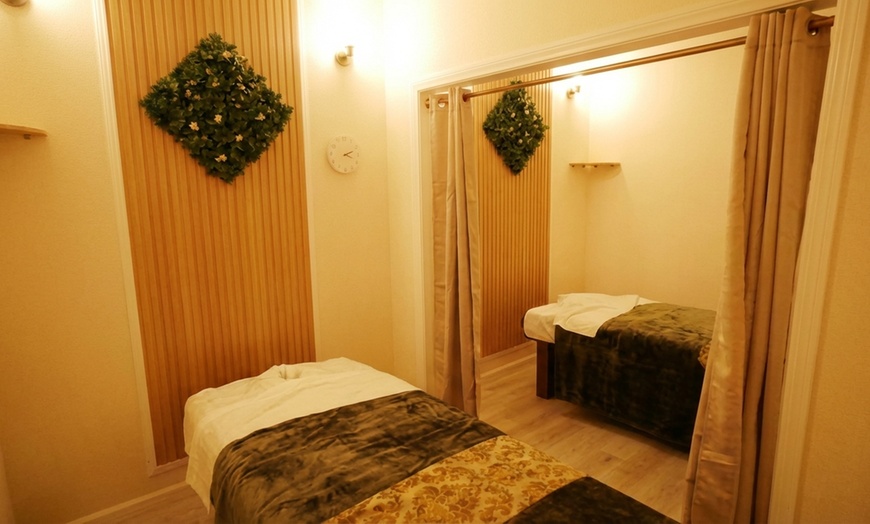 Image 2: Relax with a 90 or 60 Minute Massage or Couples Massage of Your Choice