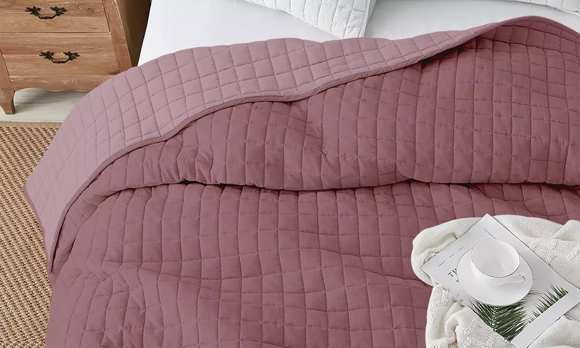 Italian 4-Season Two-Tone Hypoallergenic Quilt