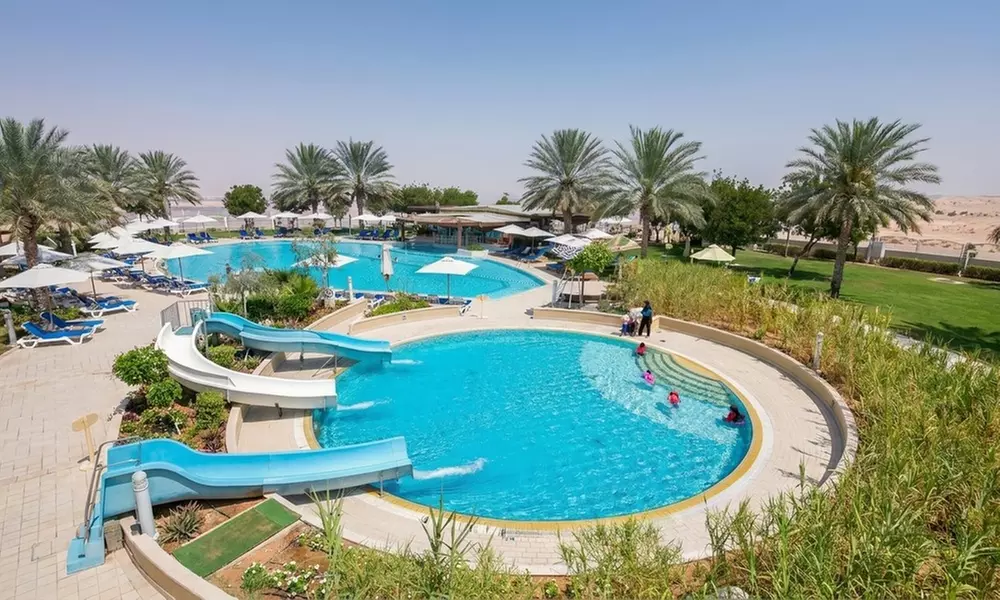 Al Ain: Mountain Staycation with Optional Breakfast