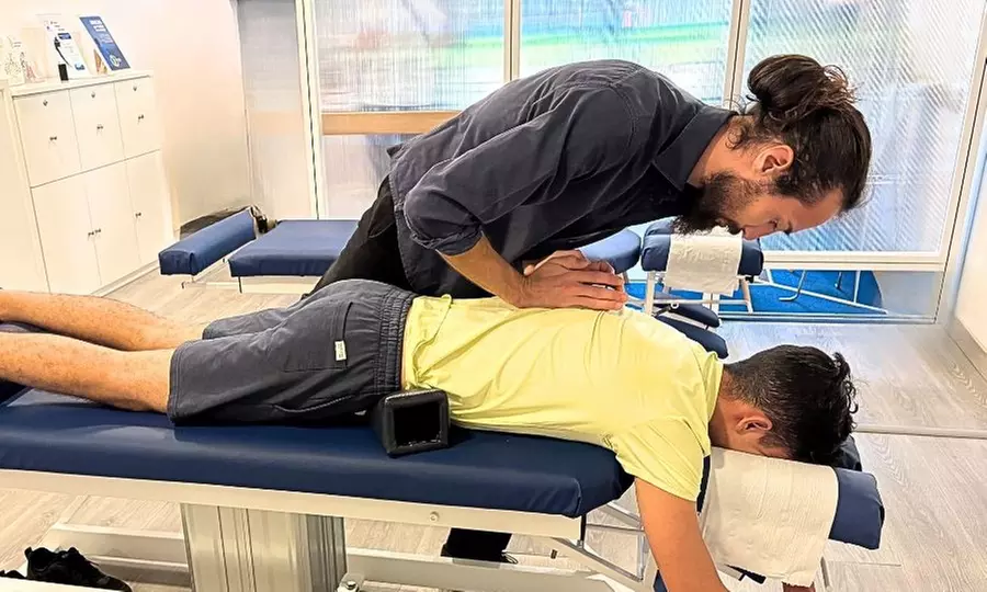 Examen postural digital, termografía, chequeo quiropráctico y 1 ajuste