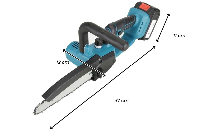 Image 4: Elektro-Kettensäge mit 8-Zoll-Klinge, 2 Akkus und Aufbewahrungskoffer

