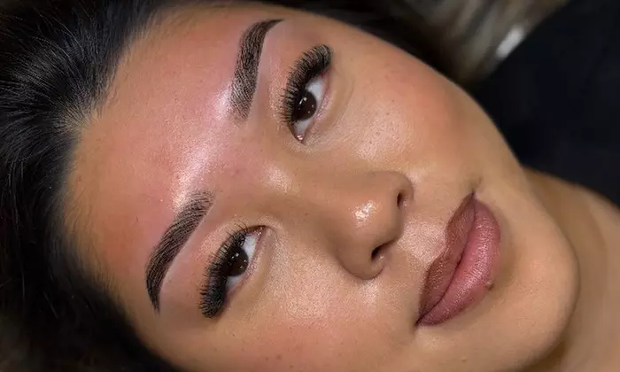 Wenkbrauwen zijn dé blikvanger van je gezicht, dus laat ze stralen