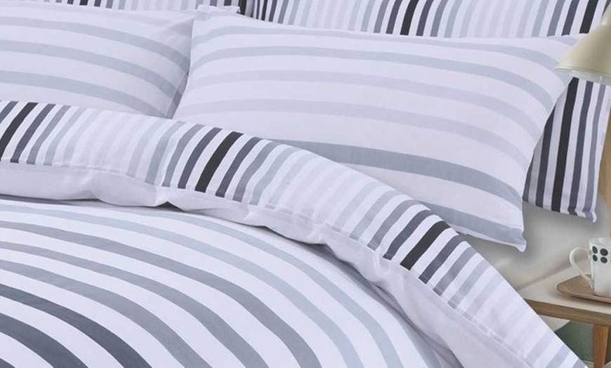 Image 5: Stripes Reversible Duvet Set