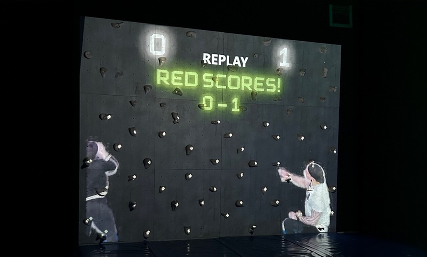 Image 1: 10, 60 oder 120 Min. Klettern an AR (Augmented Reality) Kletterwand