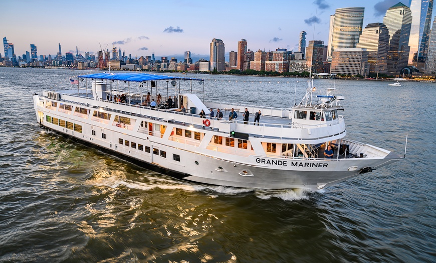 Image 7: NYC Cruises: Sightseeing & Sunset Tours from Manhattan