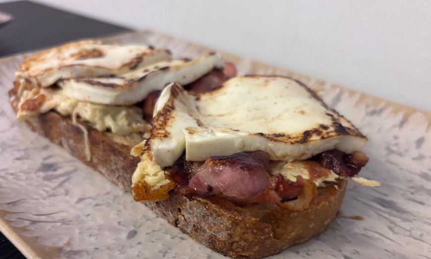 Image 3: Menú de brunch para 2 o 4 con bebida fría y caliente, tosta y postre