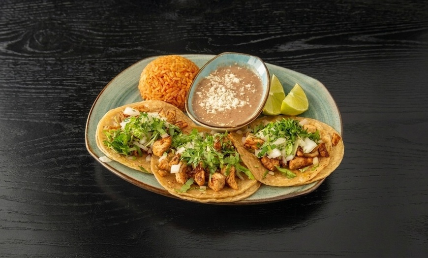Image 12: 1 or 2 Starter +Two Main Dishes & Two or Four Drinks for 2 or 4 People