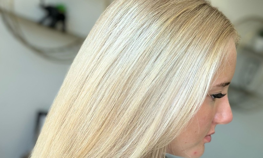 Image 9: Highlight, Tone & Style Packages with Cut and Blow-Dry
