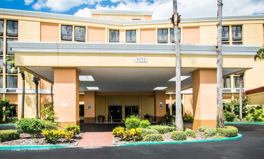 Image 2: Family-Friendly Stay Minutes from Disney and Orlando Parks