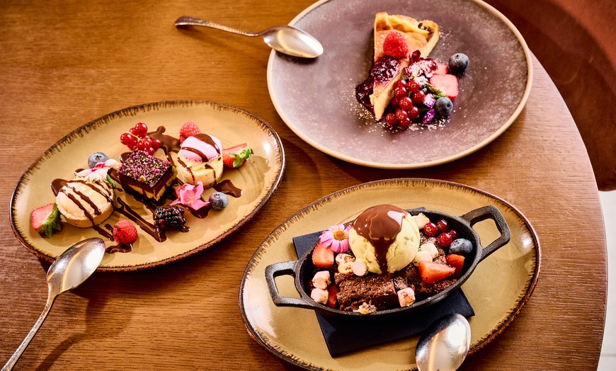 Image 3: 3 Course Festive Arado Menu Including a Glass of Cava each