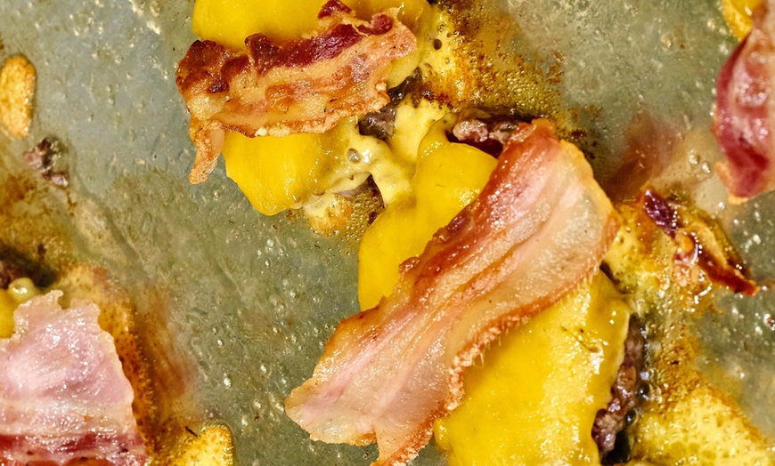 Image 19: Menú de burgers a elegir con bebida, entrante y postre opcionales