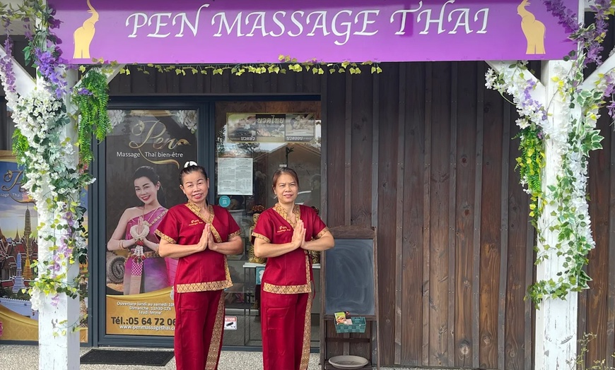 Image 3: Massage thaï traditionnel au choix d'1h ou d'1h30 en solo ou duo