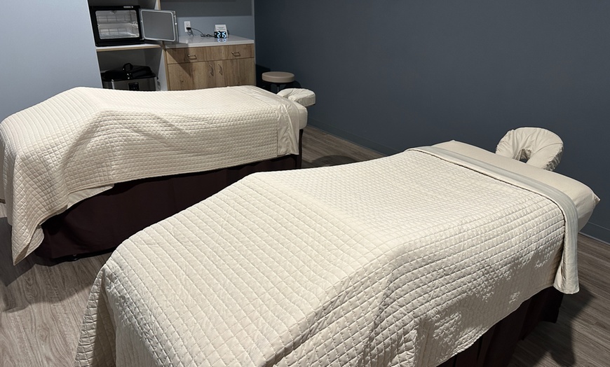 Image 2: One 60-Minute Couples Massage with Choice of One Elevation per Guest