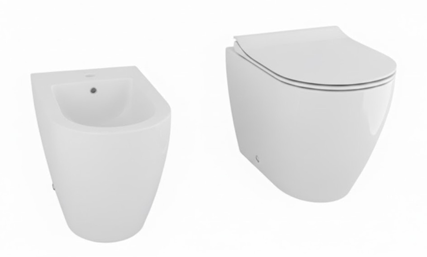 Image 9: Set di sanitari filomuro