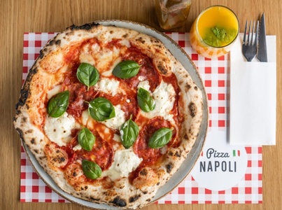 Pizza klasyczna + napój - Pizza Napoli