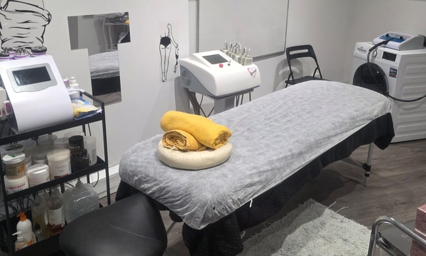 Image 7: Hydrafacial or Facial+LED Light Therapy at Dulci Beauty and Trend