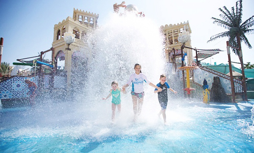 Image 3: Abu Dhabi: Up to 3 Nights 5* Stay with Yas Island Park Tickets