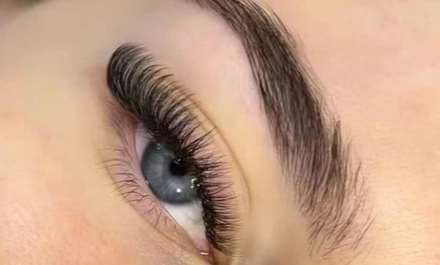 Image 2: Hybrid, Natural or Volume Set (Silk and Milk Eyelash Extensions) 