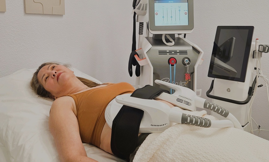 Image 3: Non-Invasive Sculpting with Laser Lippo + Vibration & Infrared Sauna 
