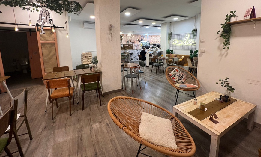 Image 3: Menú de brunch para 2 o 4 con bebidas, yogur, croissant, tostada y más